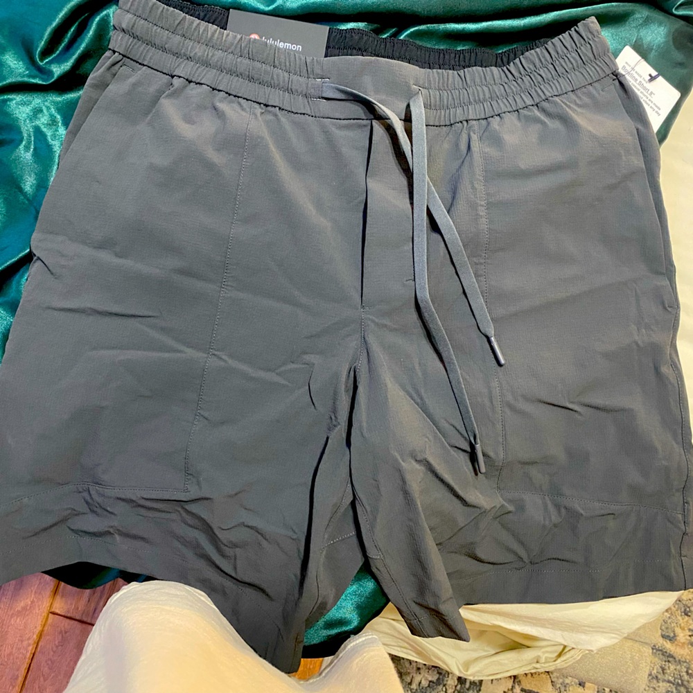 Lululemon shorts Large